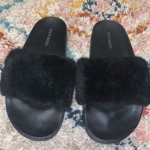 Steve Madden fuzzy slides